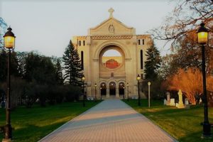 la-cathedrale-de-st-boniface-660x440